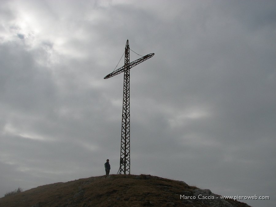 06_La grande croce di vetta.JPG